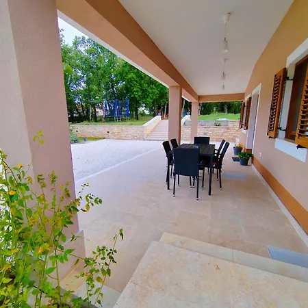 Apartman Honey Kanfanar